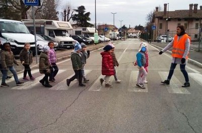 infanzia strada ovest.JPG