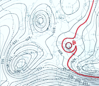 Carta sinottica al livello di geopotenziale di 300 hPa per l'8 maggio 2001. In rosso si è evidenziato un piccolo vortice ciclonico in quota (B nell'immagine).