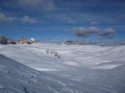 Altopiano delle Pale di San Martino. Sulla destra la Busa Nord di Fradusta